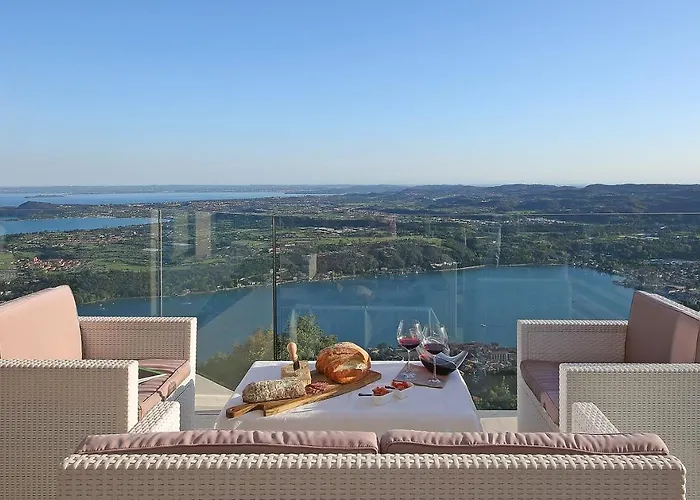Villa Luna Stunning Modern Villa Shared Infinity Pool, Big Garden, Fantastic Lake View,Ac,
